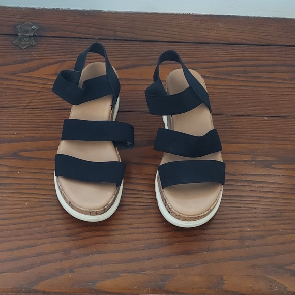 Shoes - Picture 7 of 12